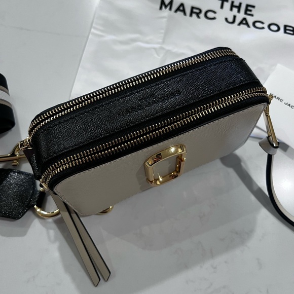 Marc Jacobs crossbody purse - Picture 3 of 6